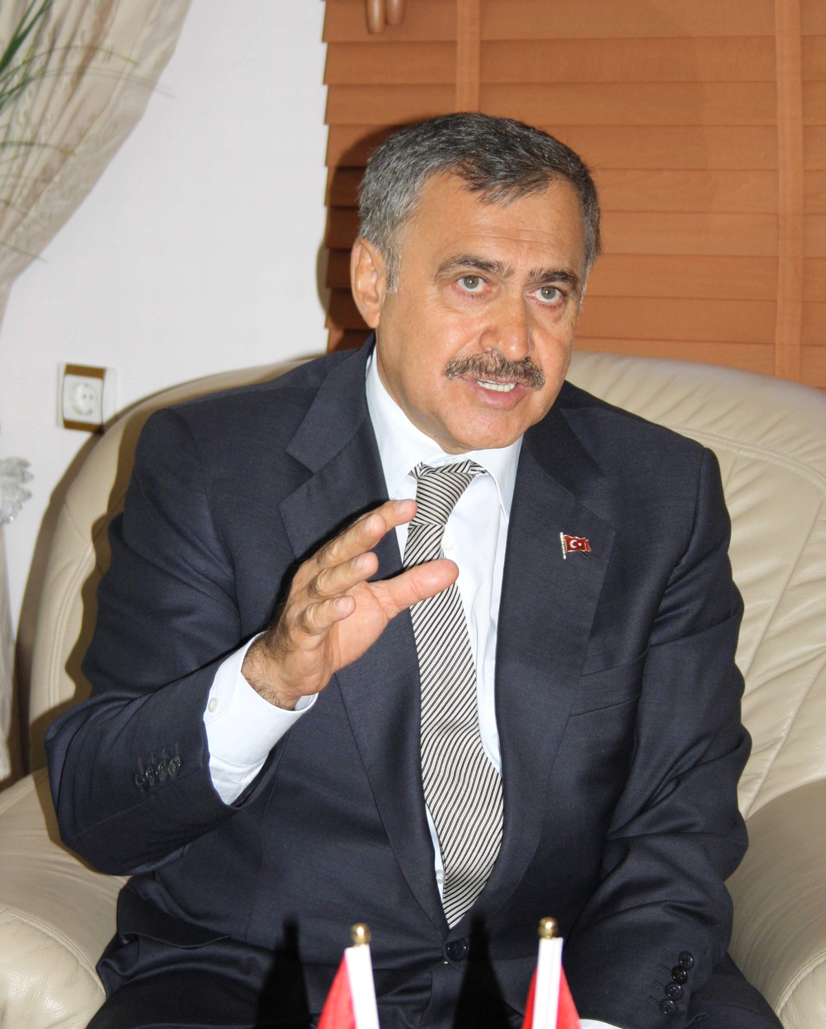 Bakan Eroğlu: "Müslümanlar Tahriklere Kapılmamalı"