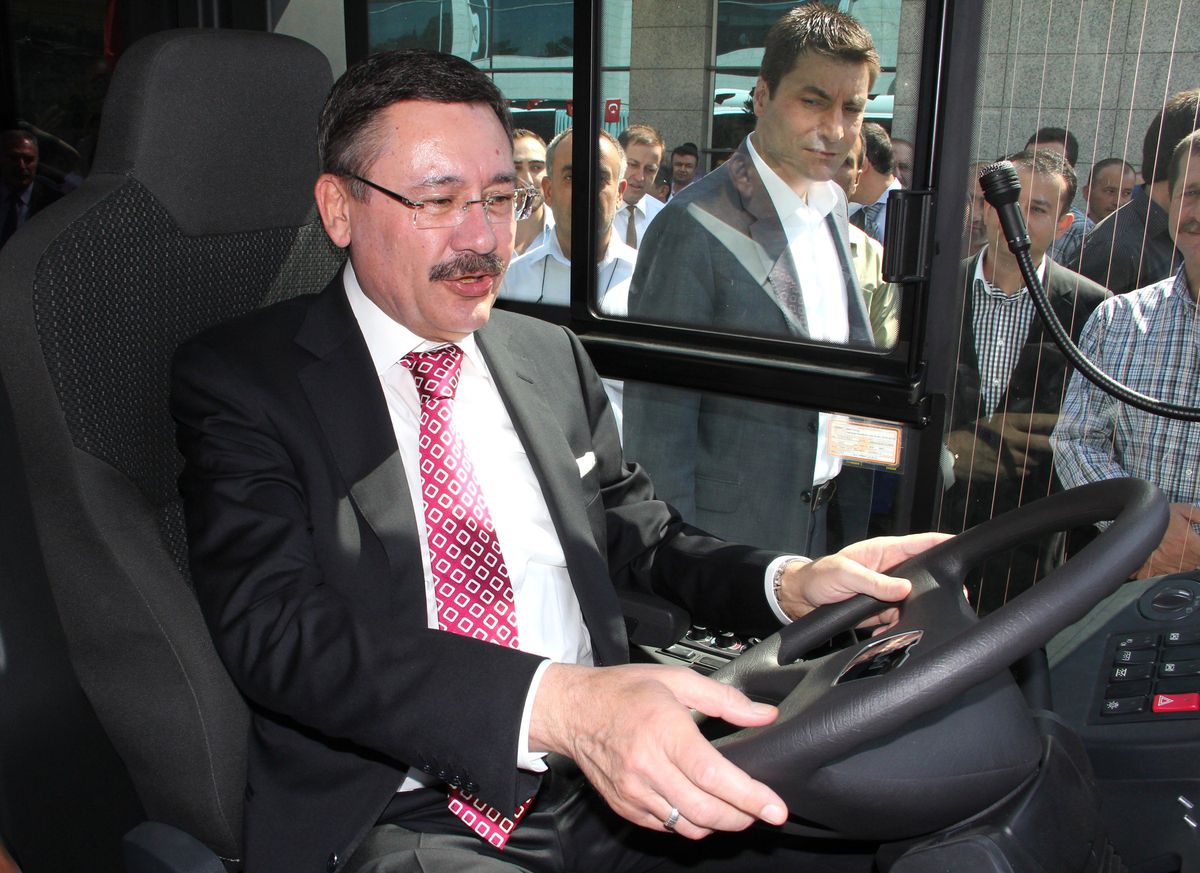 Başkent\'te Doğalgazlı Metrobüsler Hizmete Girdi
