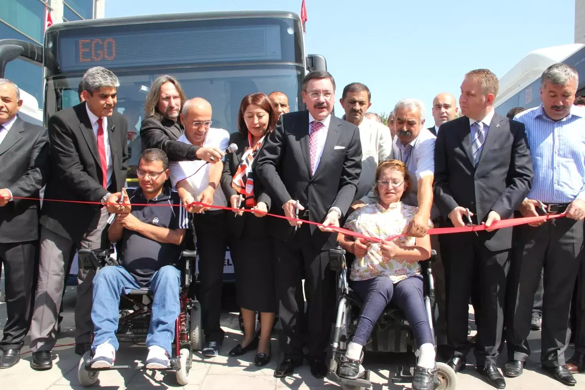 Başkent\'te Metrobüsler Hizmete Giriyor