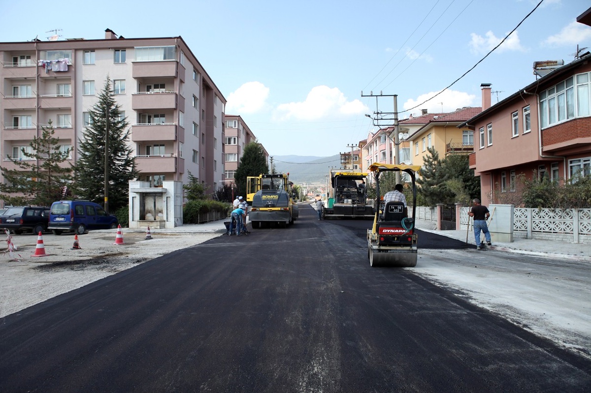 Bolu\'da Asfaltlama Çalışması Hız Kazandı
