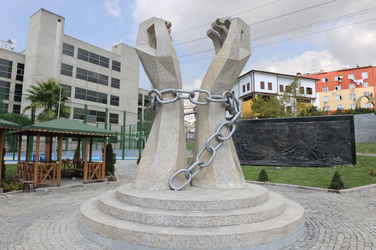 Çanakkale ve Sarıkamış Bağcılar'a Geldi