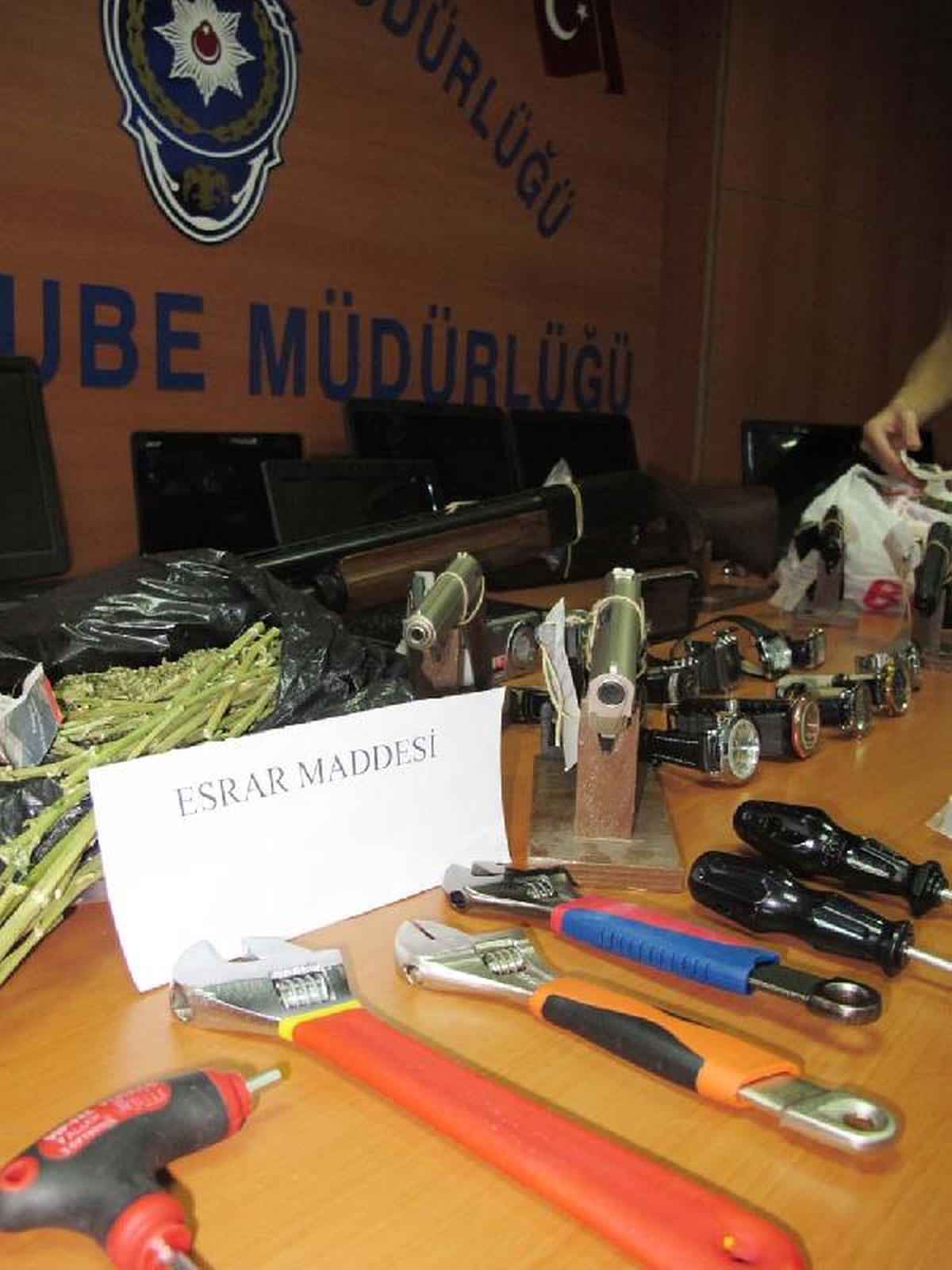Çocuklara Zorla Hırsızlık Yaptıran Şebeke Çökertildi