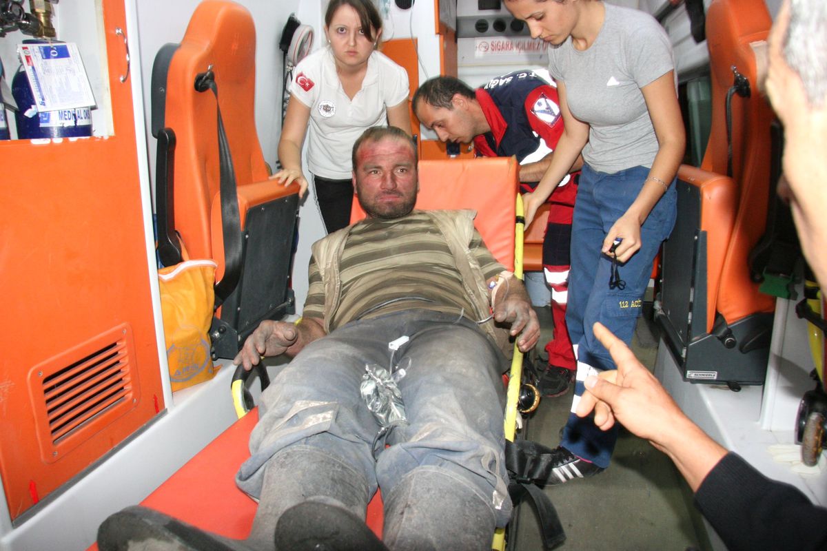 Göçükten 27 Saat Sonra Sağ Çıktı