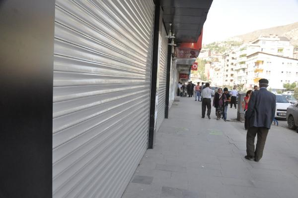Hakkari\'de PKK\'lı Cenazesi Gerginliği