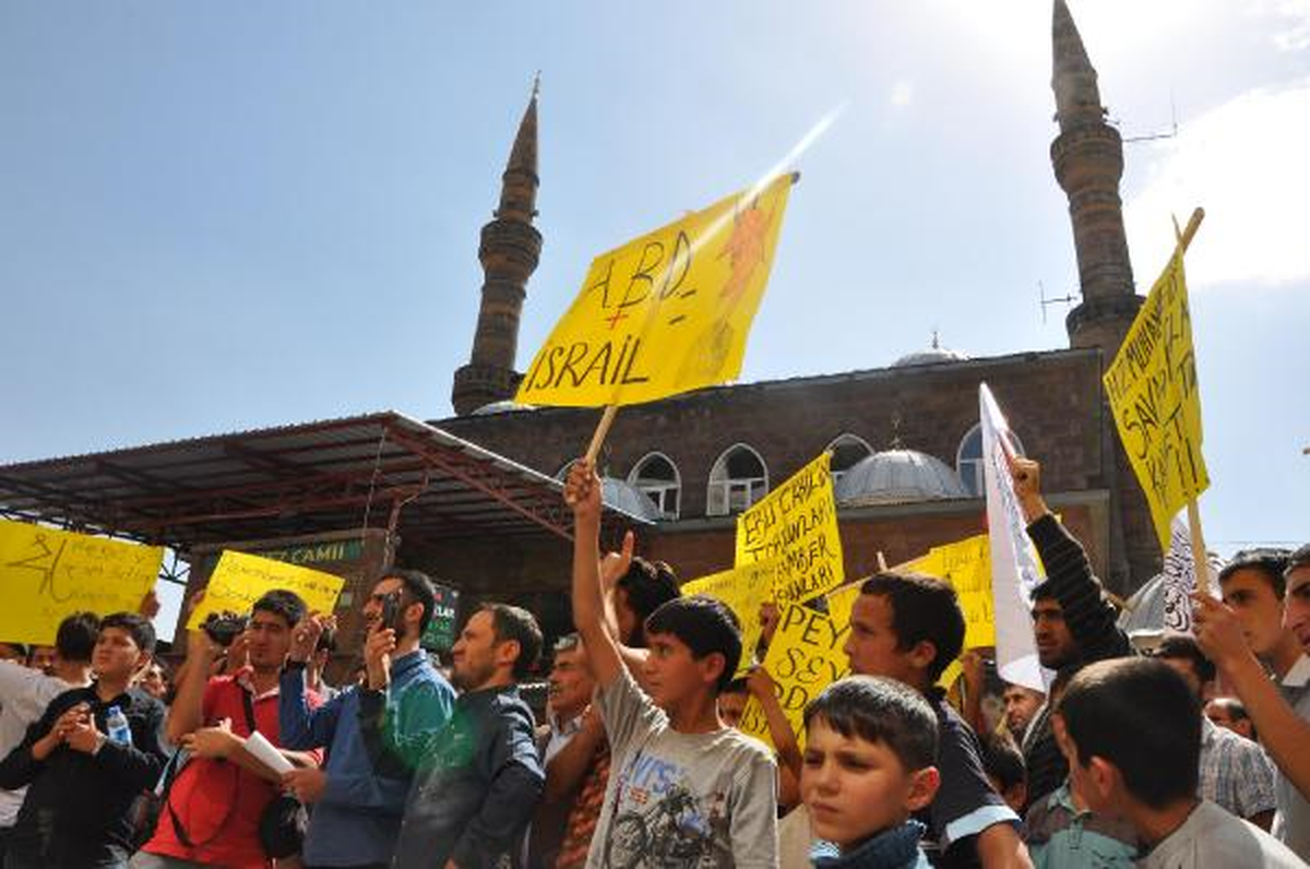 İslam Dünyasını Ayağa Kaldıran Filme Ağrı\'dan Tepki
