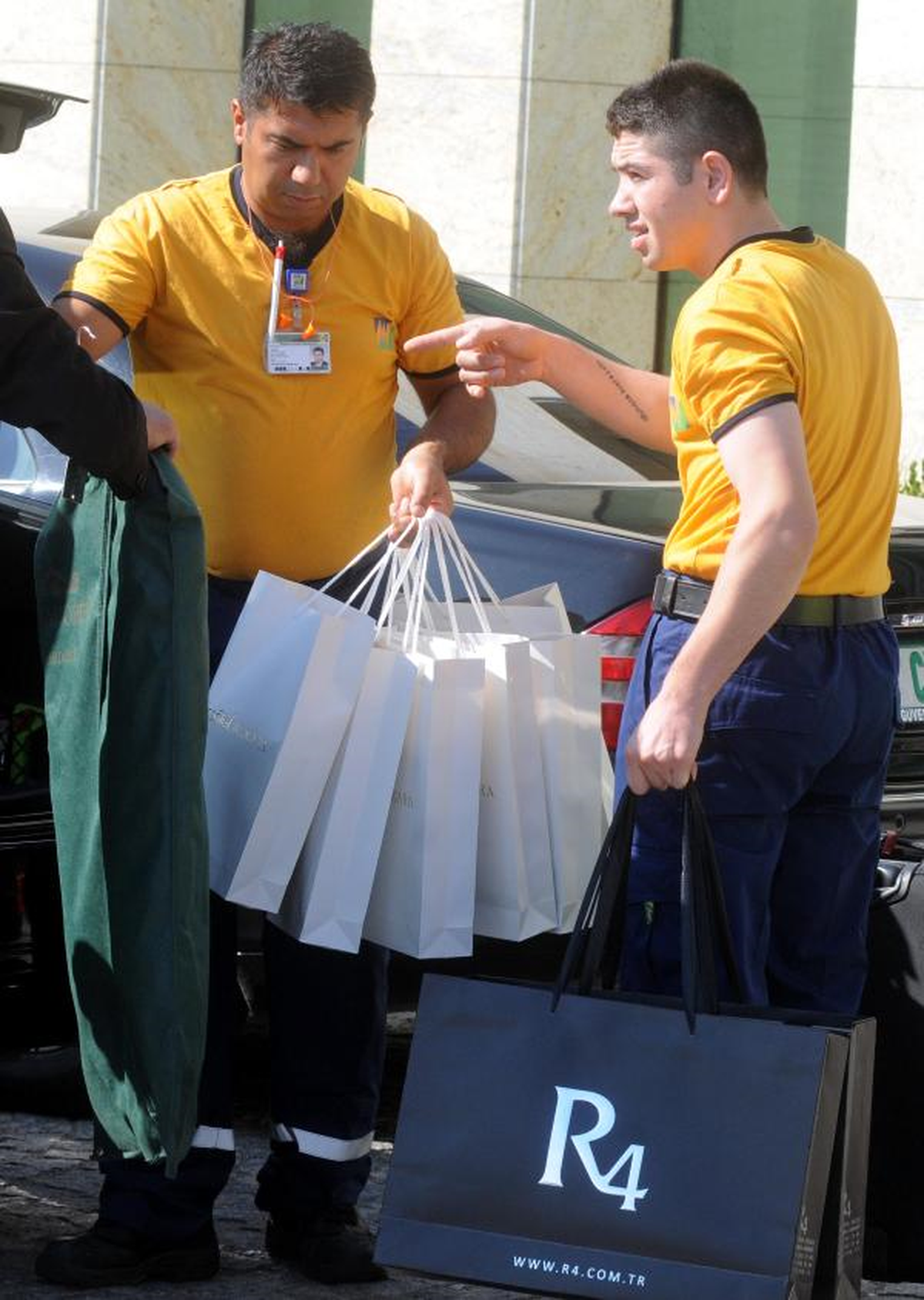 Jolie, Hediye Paketleriyle Türkiye\'den Ayrıldı