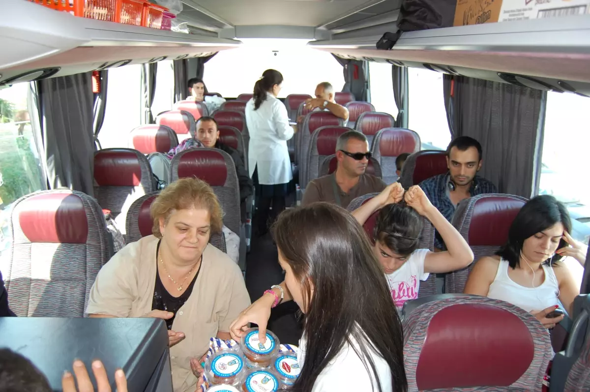 Kara Yolunda Tatlı İkramı