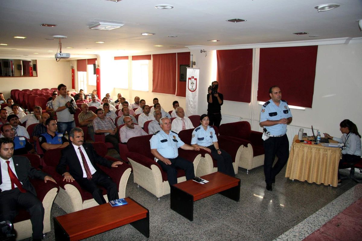 Karabük\'te Servis Şoförlerine Eğitim Verildi