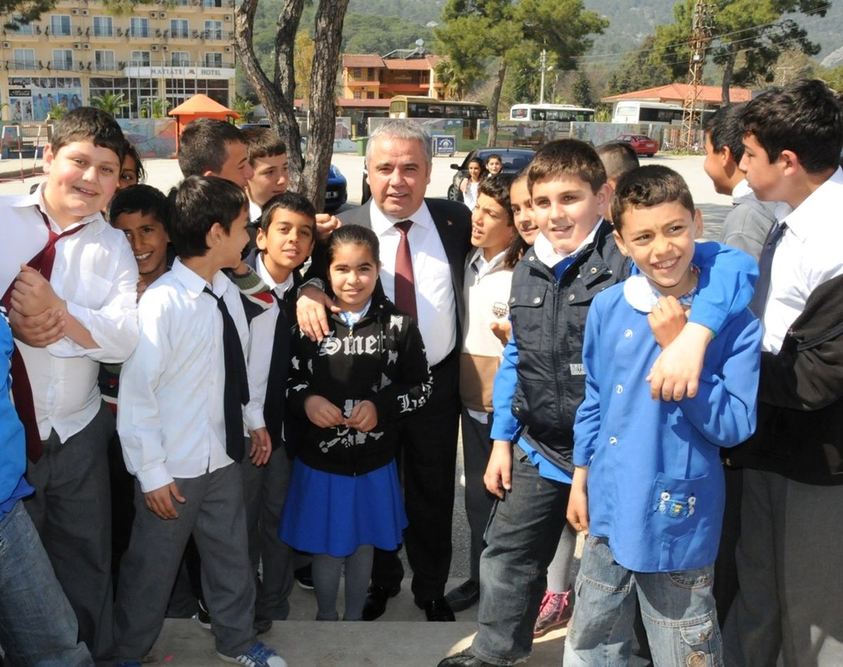 Konyaaltı Belediyesi\'nden Okullara Destek