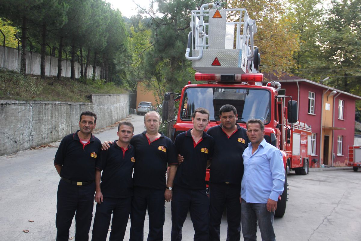Kozlu\'da İtfaiye Arozözünün Merdiveni 18 Metreye Uzatıldı