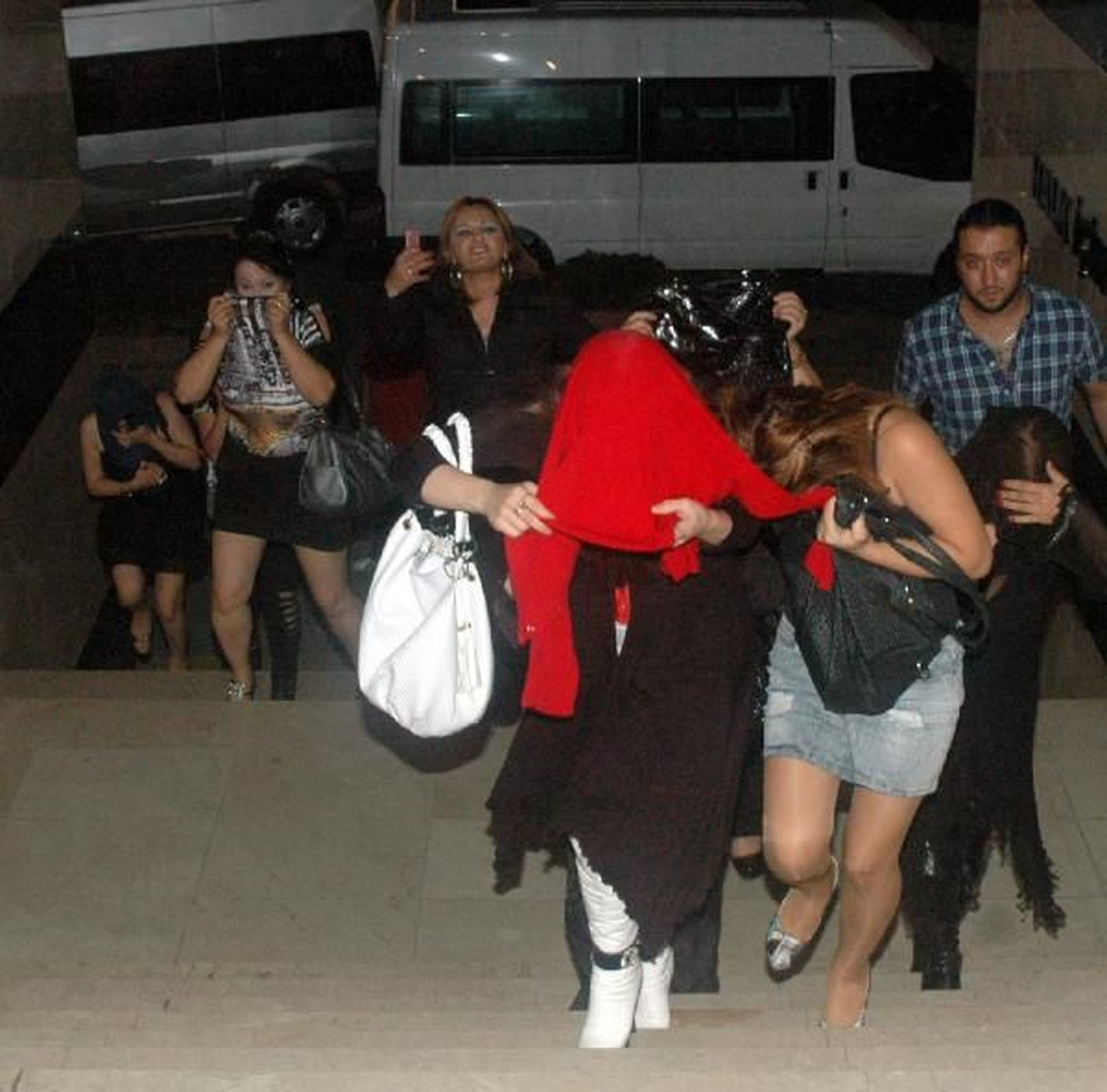 Fuhuş Operasyonu: 15 Gözaltı