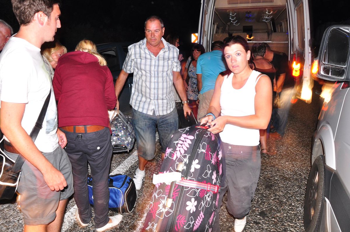 Muğla\'da Zincirleme Trafik Kazası: 2 Yaralı