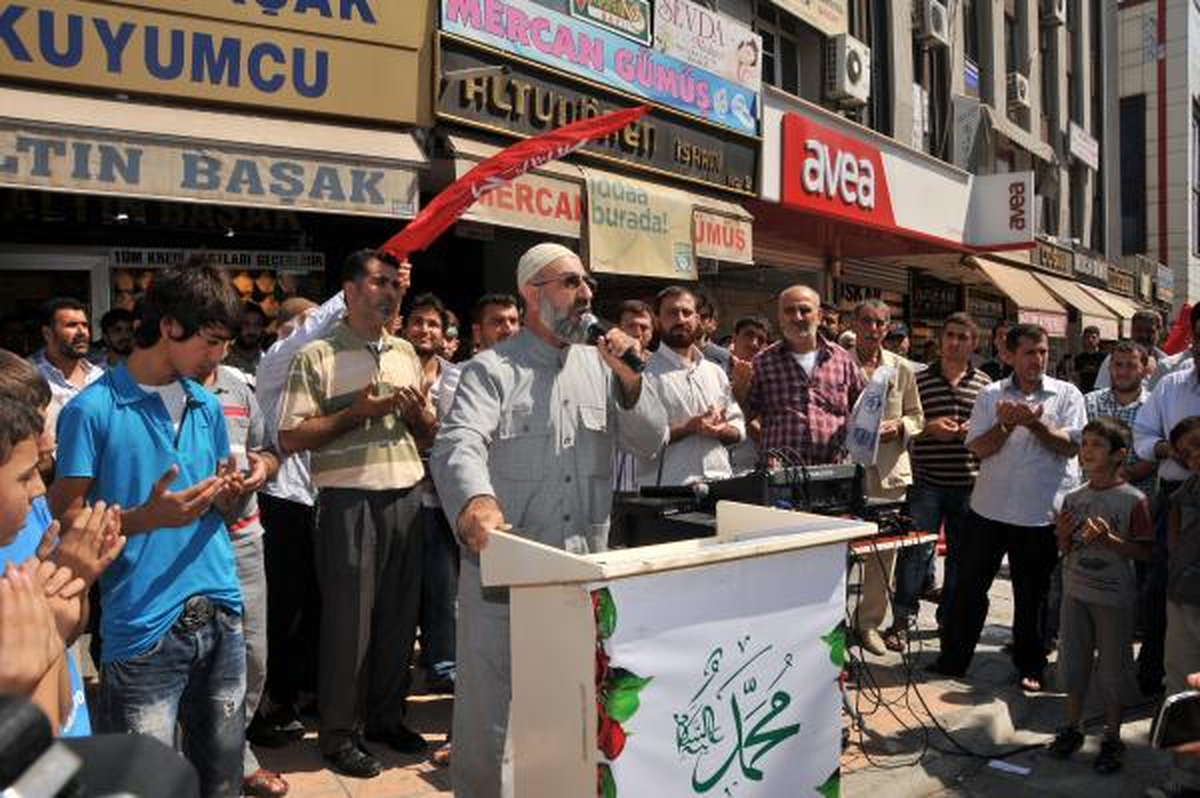 Peygambere Hakaret İçeren Film Adana\'da Protesto Edildi