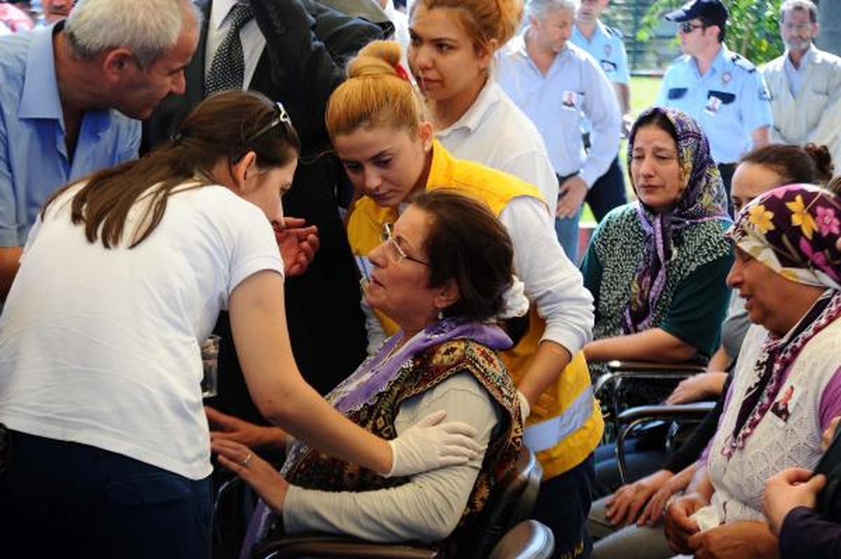 Şehidin Cenazesi Memleketi İzmir\'e Uğurlandı