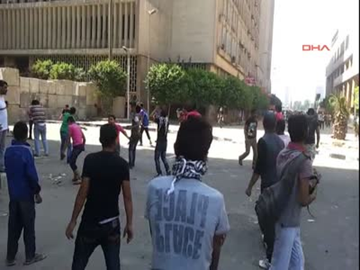 Tahrir Meydanı ve ABD Elçiliği Önünde Protesto )