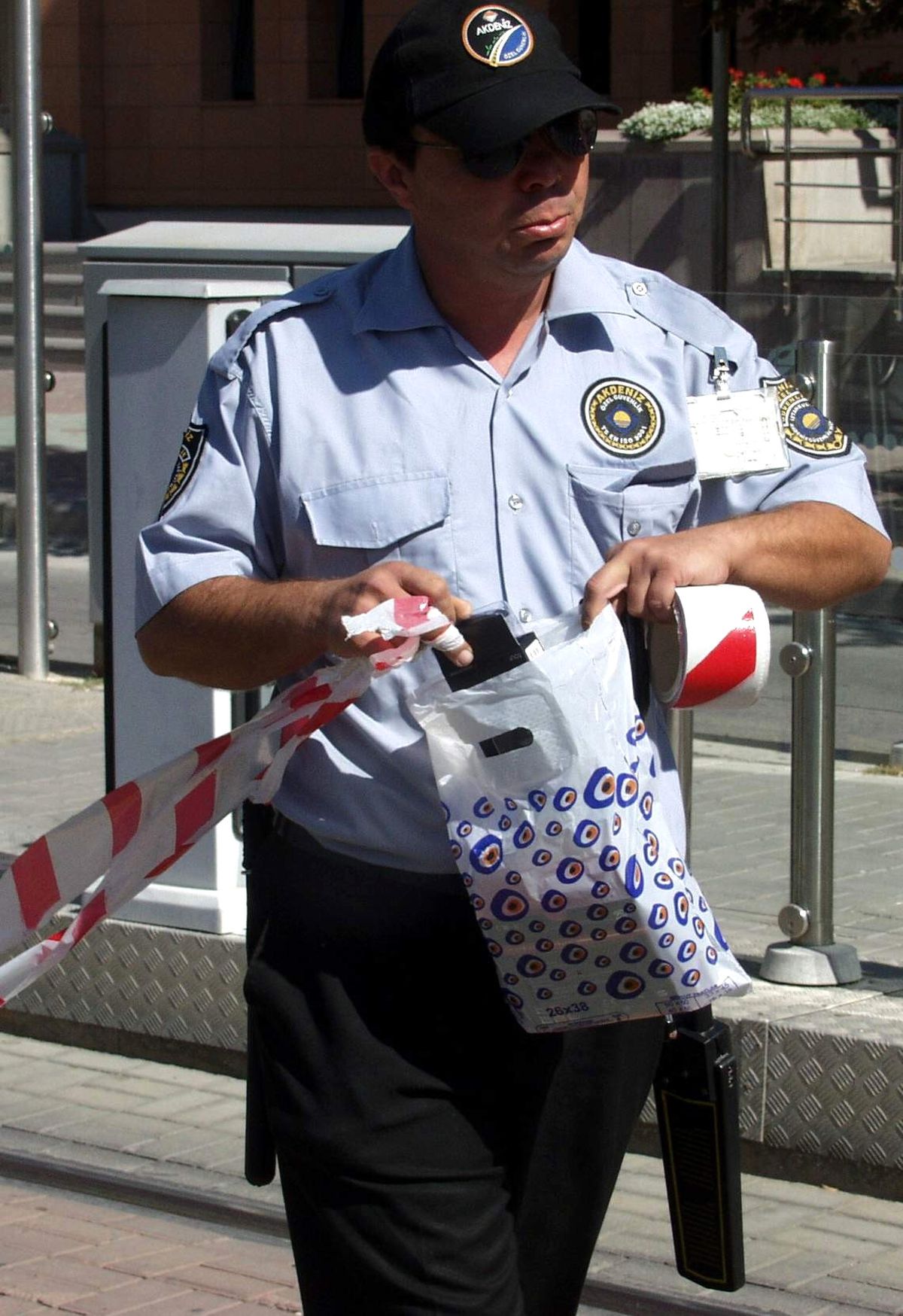 Tramvay Durağına Şüpheli Poşet Paniği