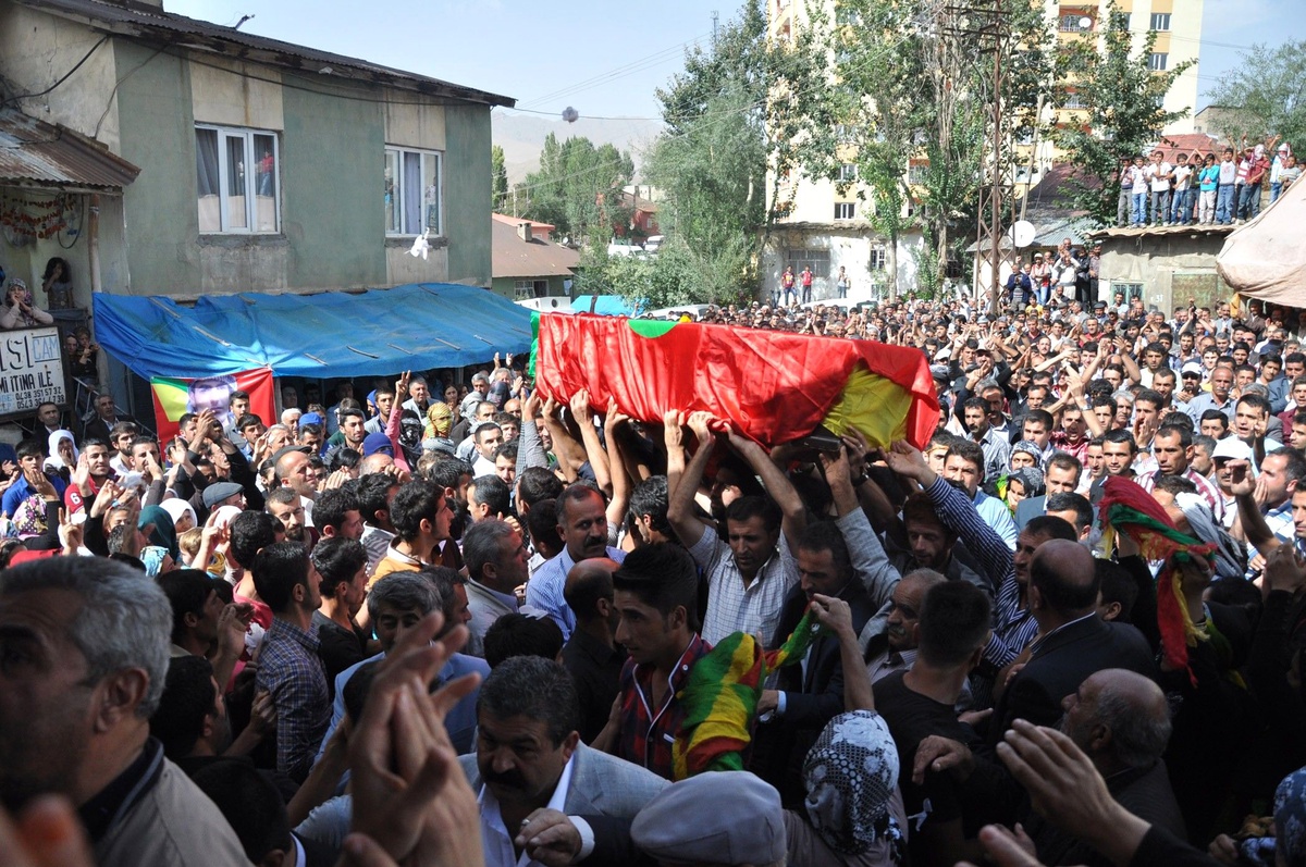 PKK\'lı Cenazesi Sonrası Olaylar Çıktı
