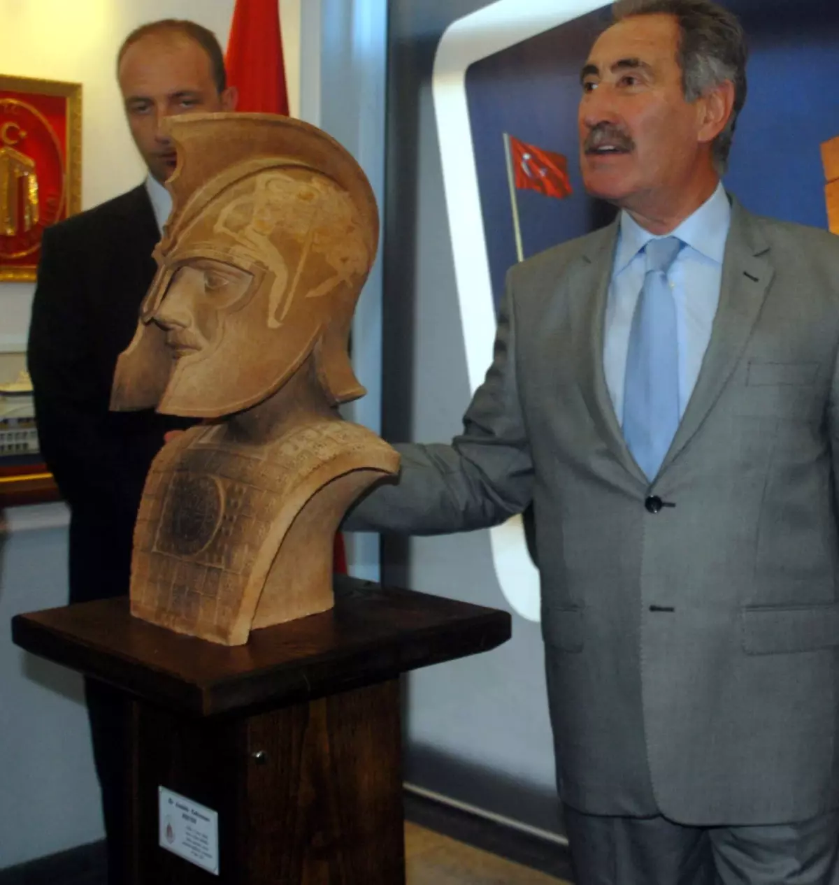 Bakan Günay\'a Hektor Sürprizi