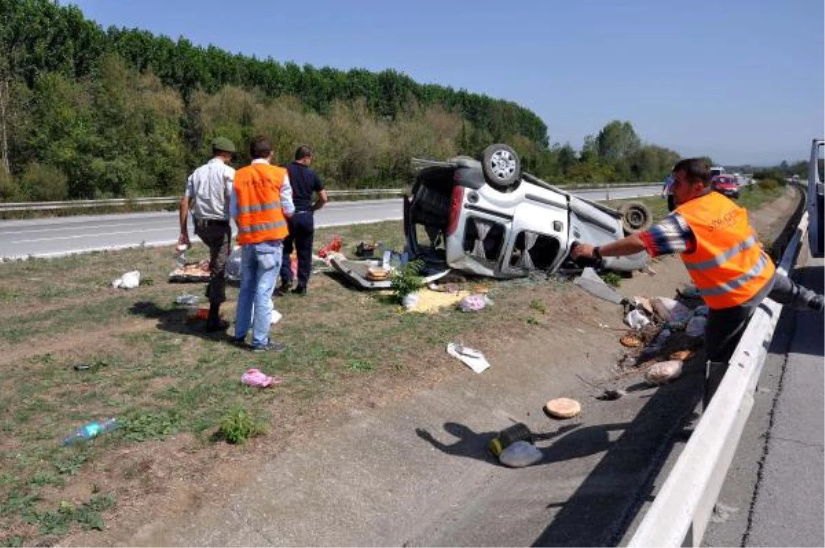 Bariyerlere Çarpan Otomobil Takla Attı: 4 Yaralı