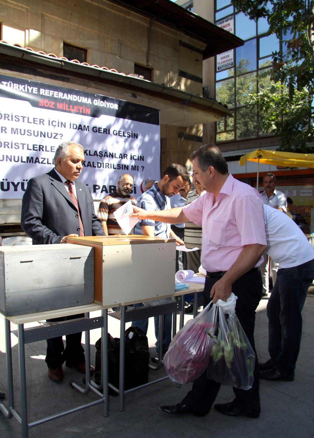 BBP İdam İçin Referandum Yaptı, Halk "Evet" Dedi
