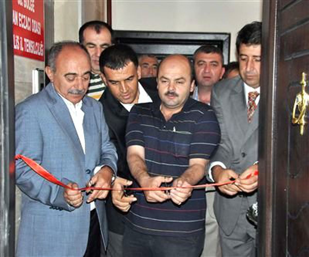 Bitlis\'te 38. Van Bölge Eczacılar Odası Temsilciliği Açılış Töreni