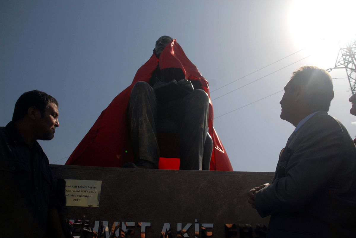 Çanakkale\'ye Mehmet Akif Heykeli