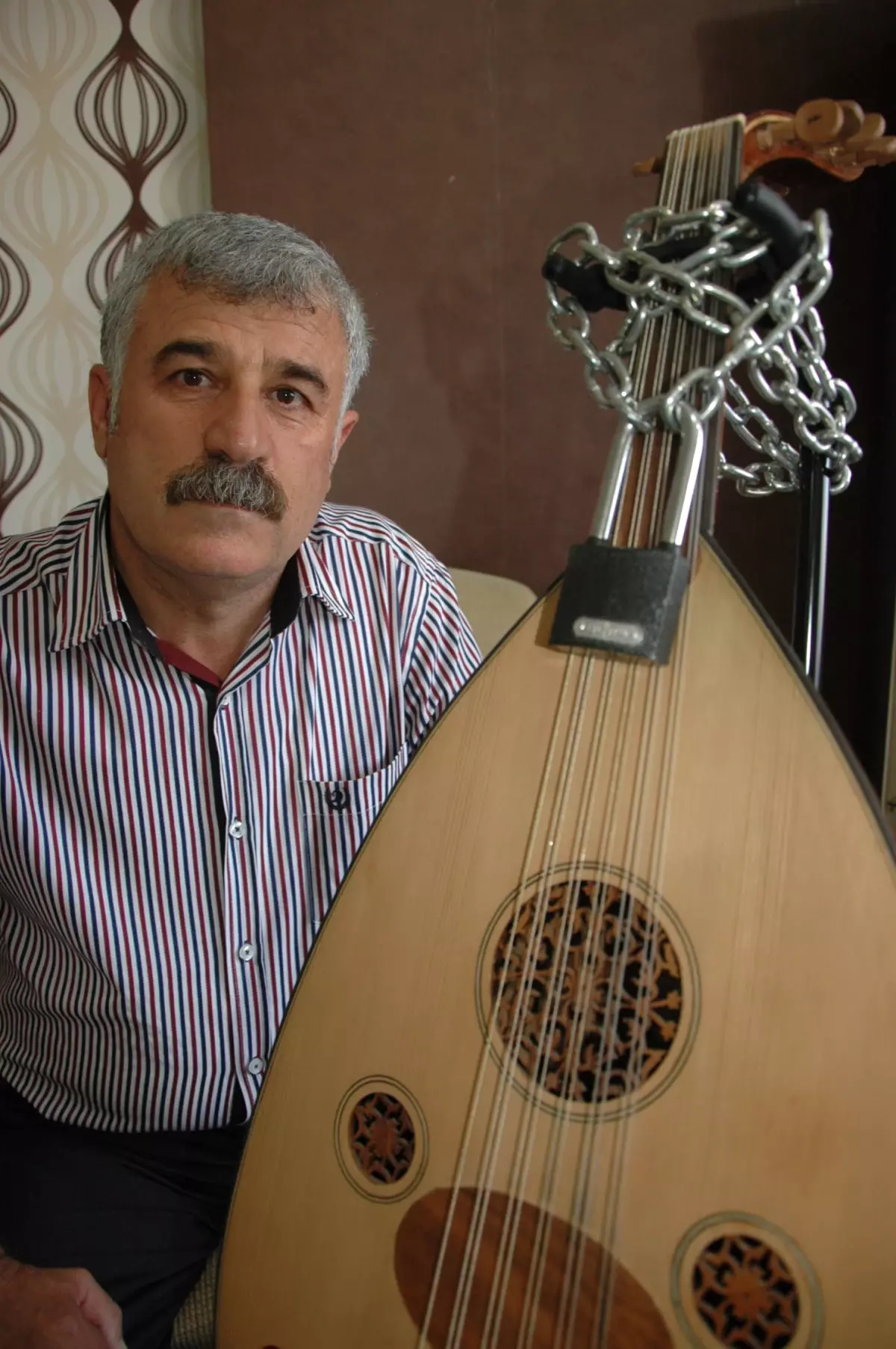 Dekorasyon Ustasına 5 Yıl Ud Çalmama Cezası!