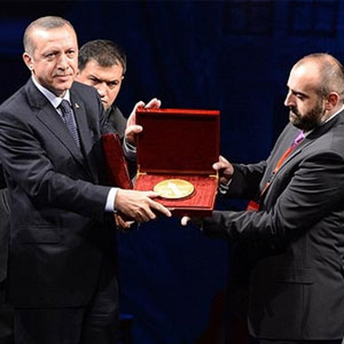 Erdoğan\'ı Duygulandıran Ödül