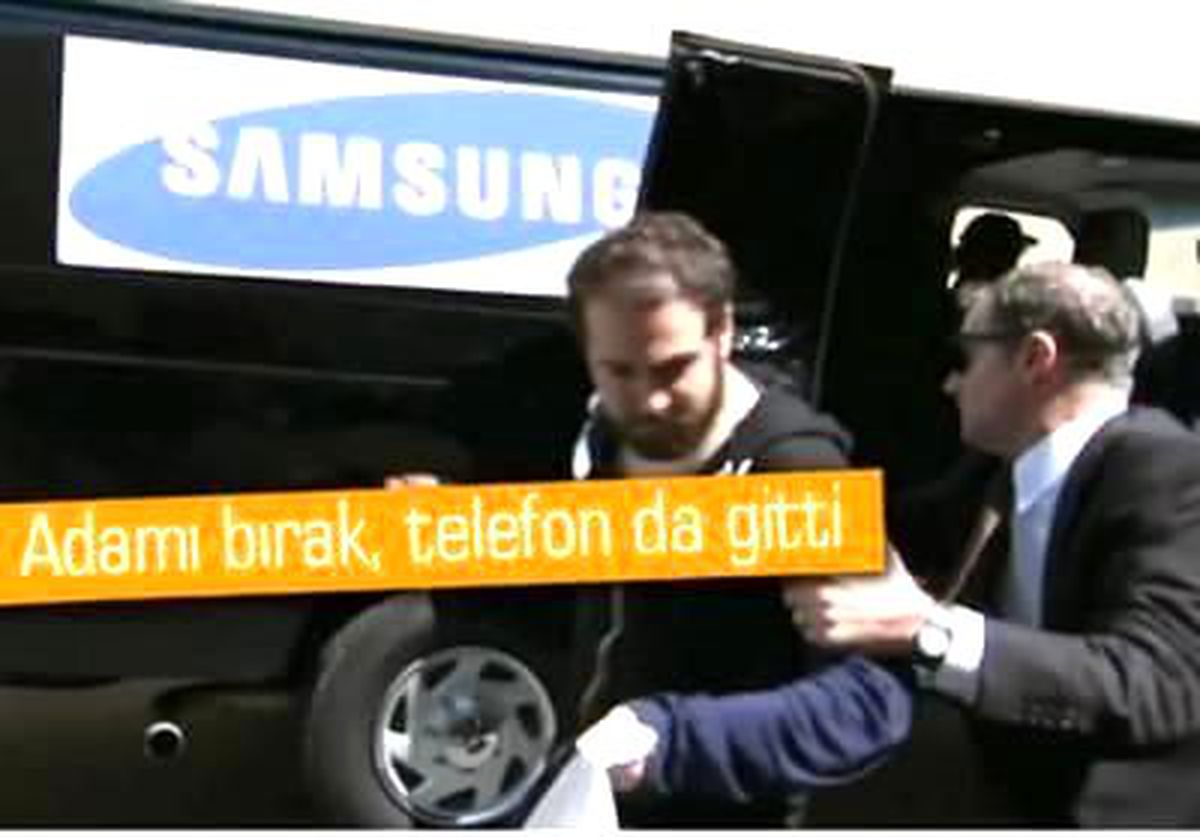 Güleceksiniz: Samsung, İphone 5 Taşıyan Adamı Kaçırdı