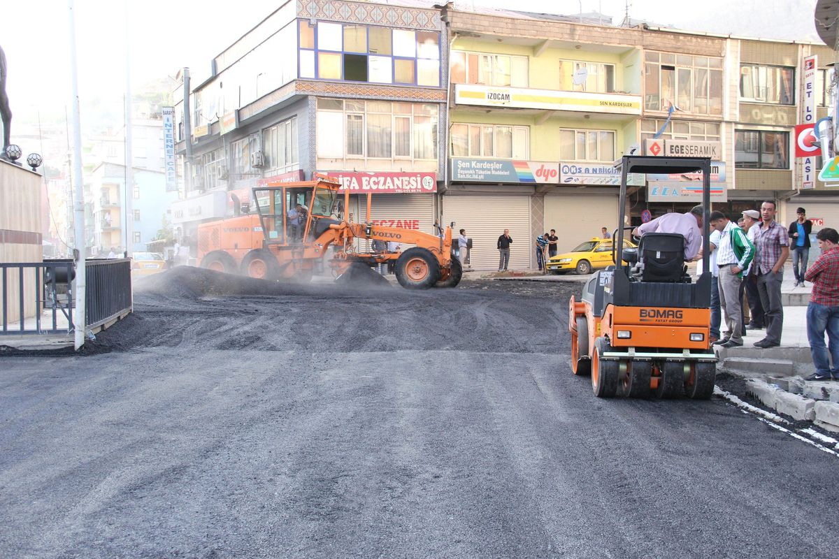 Hakkari\'de İlginç Yol Çalışması
