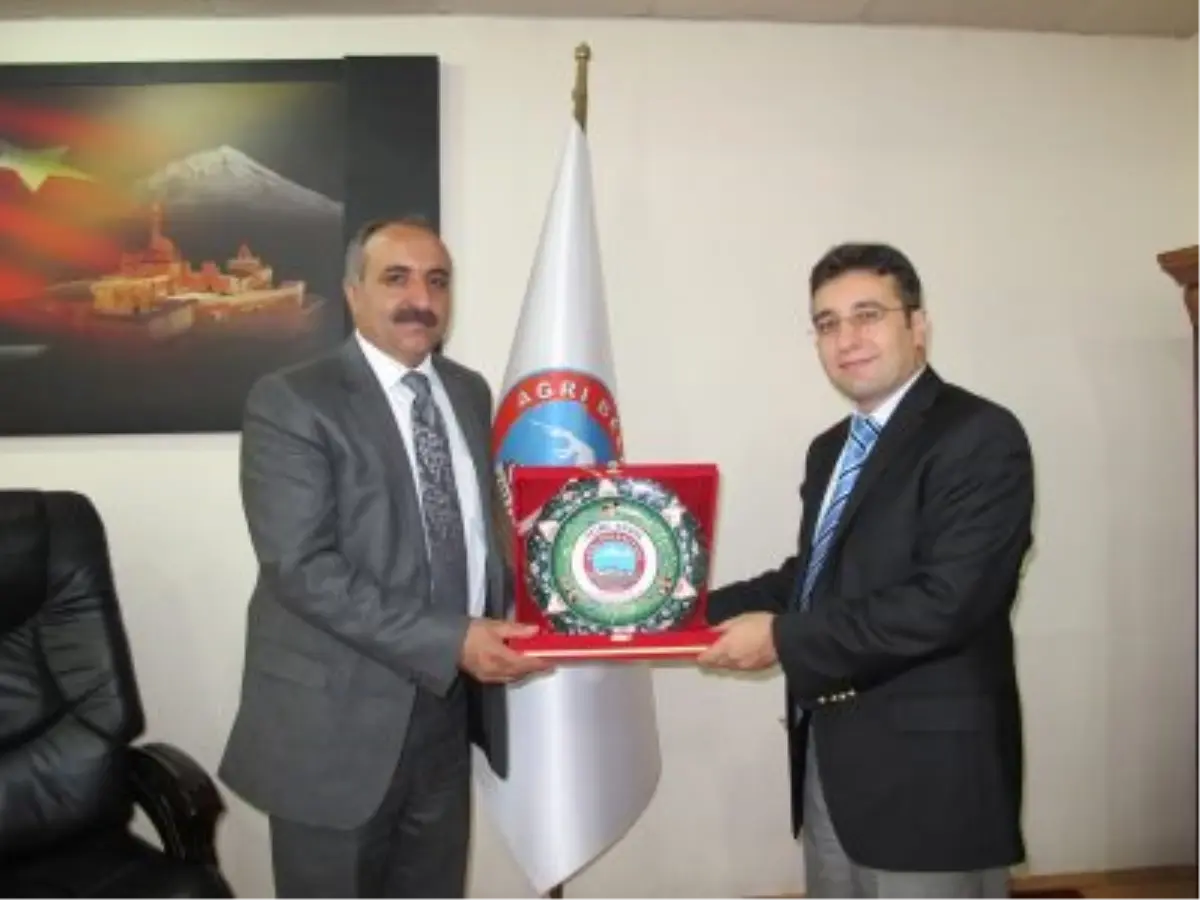 Hamdi Vural'dan Başkan Arslan'a ziyaret