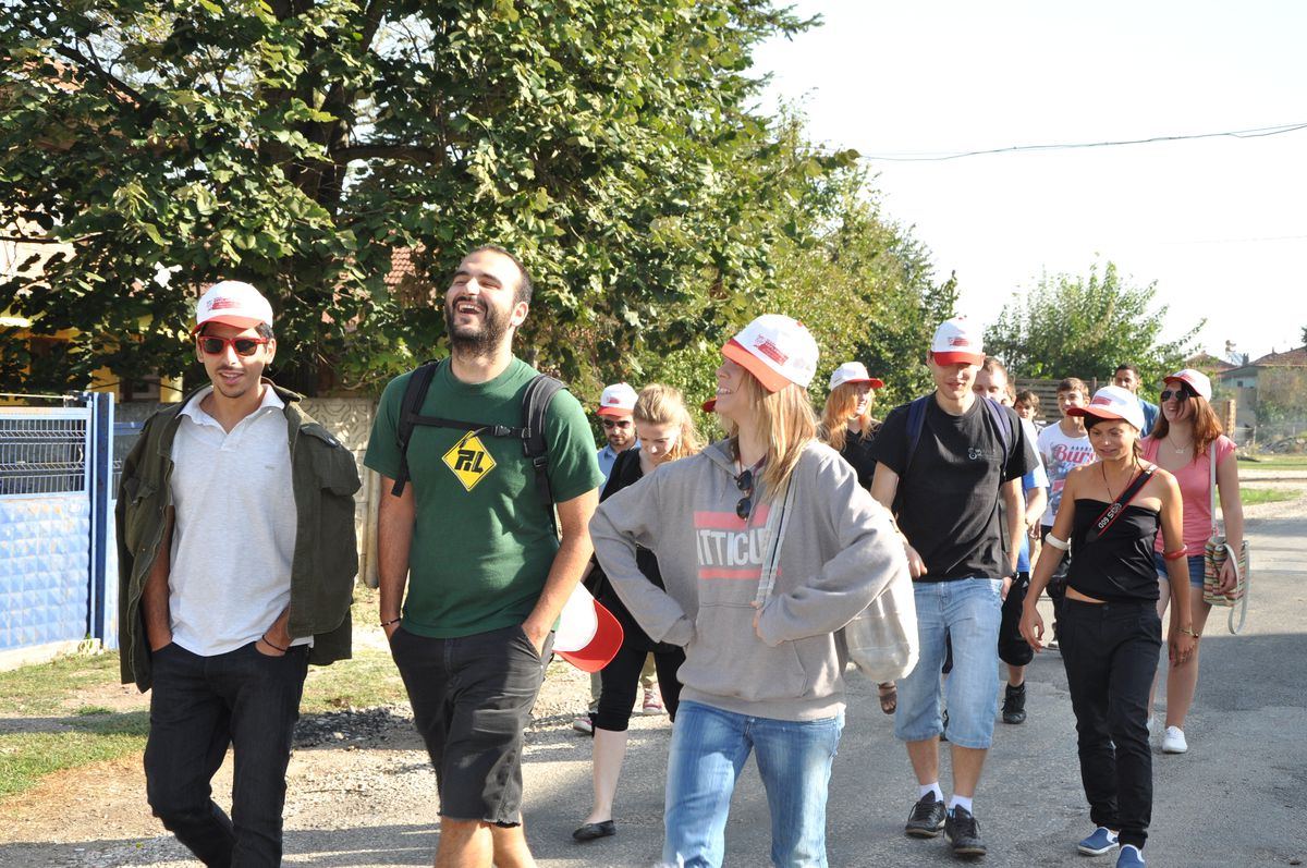 Hem Yürüdüler Hem Böğürtlen Topladılar