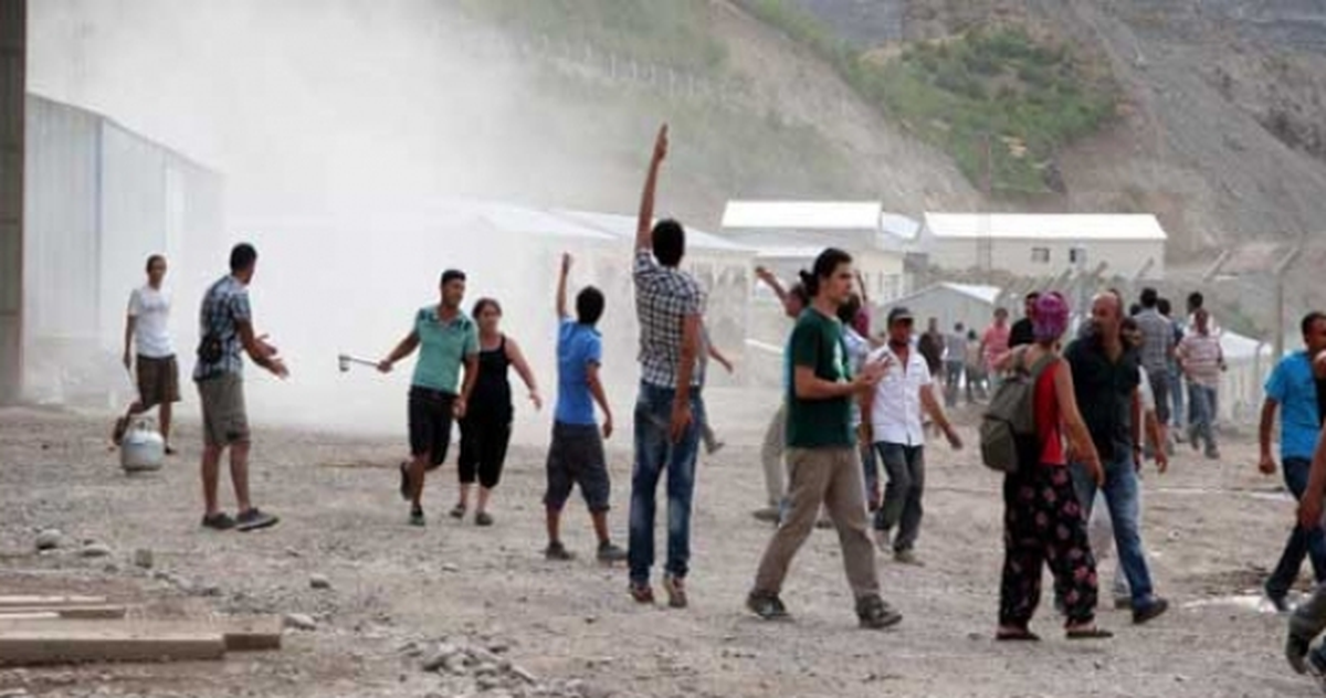 Hes İnşaatında 2 Araç Yakıldı