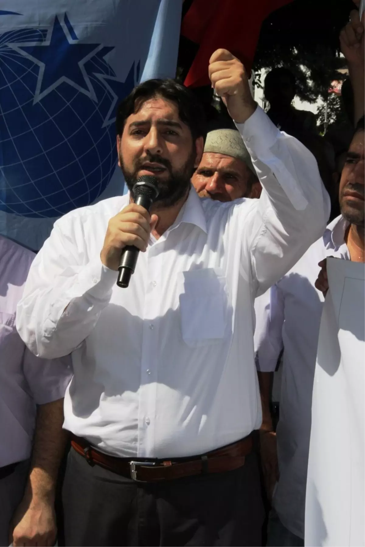 Hz. Muhammed\'e ve İslama Hakaret İçeren Film Adana\'da Protesto Edildi