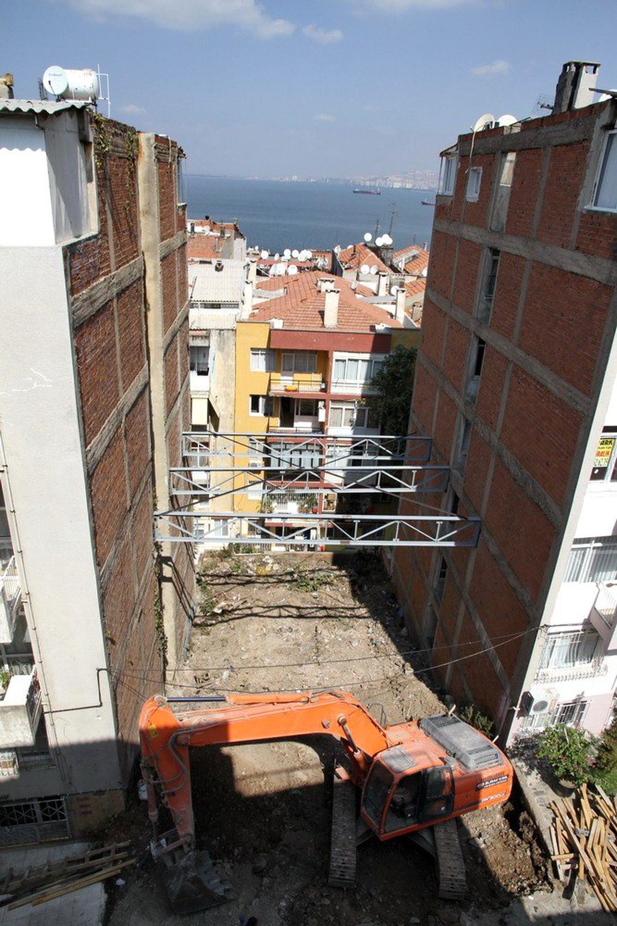 Konak\'ta İkinci Bahar Evi