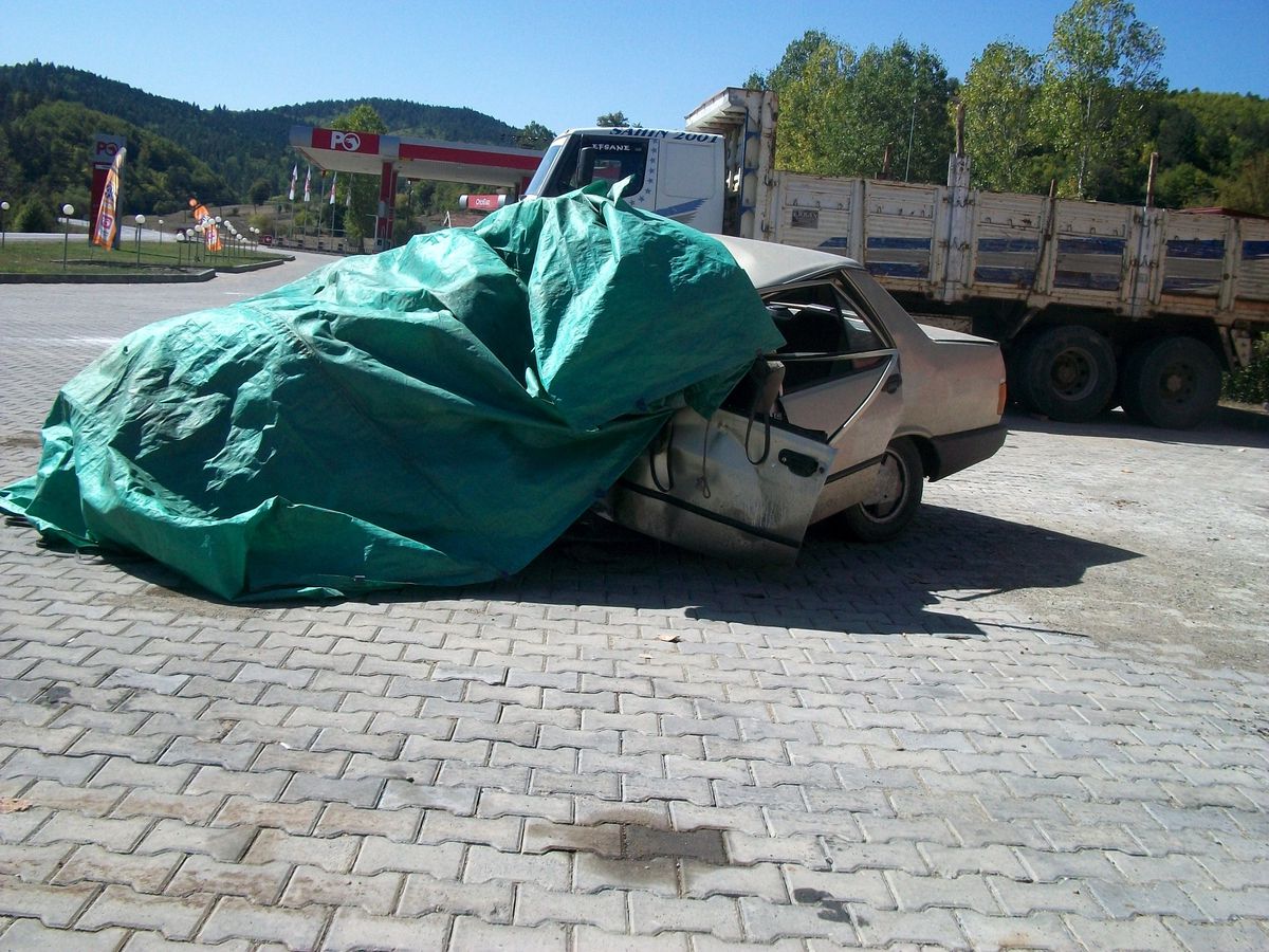 Küre\'de Trafik Kazası: 1 Ölü, 3 Yaralı