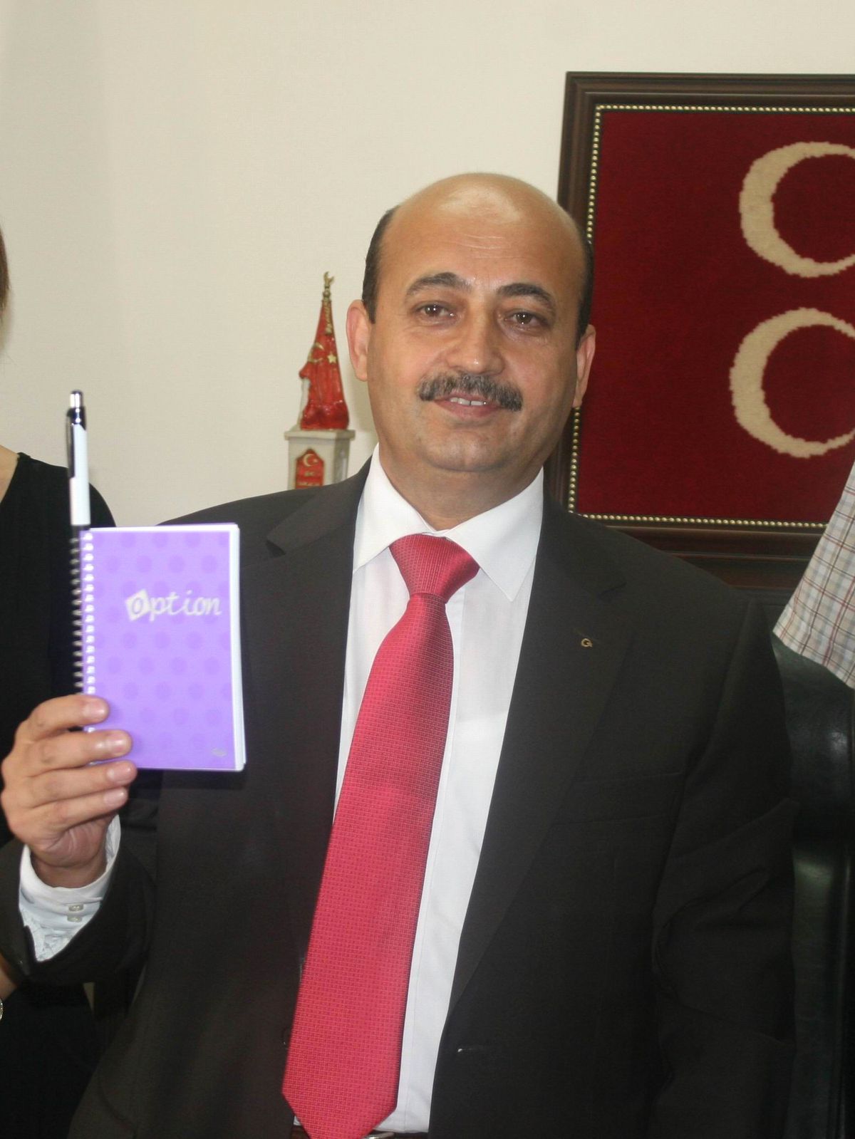 MHP İl Teşkilatı\'ndan \'Bir Defterde Sen Al\' Kampanyası