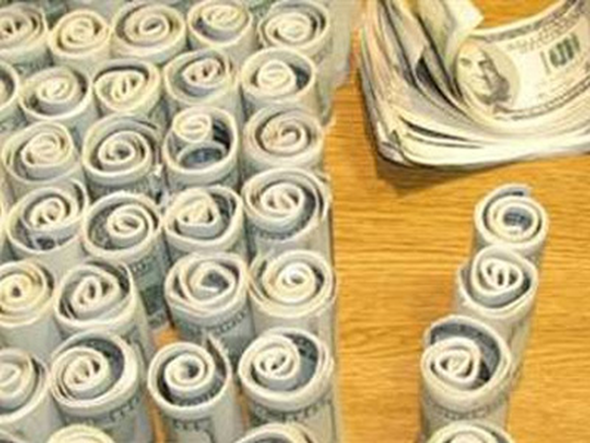 Midelerinden 80 Bin Dolar Çıktı