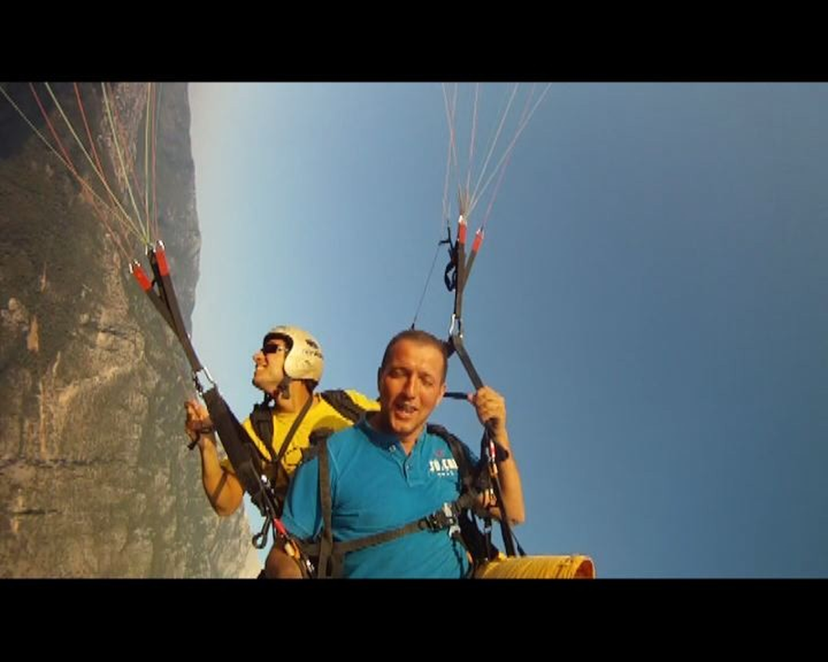 Paraşütle Adrenalin Dolu Anlar Yaşadı