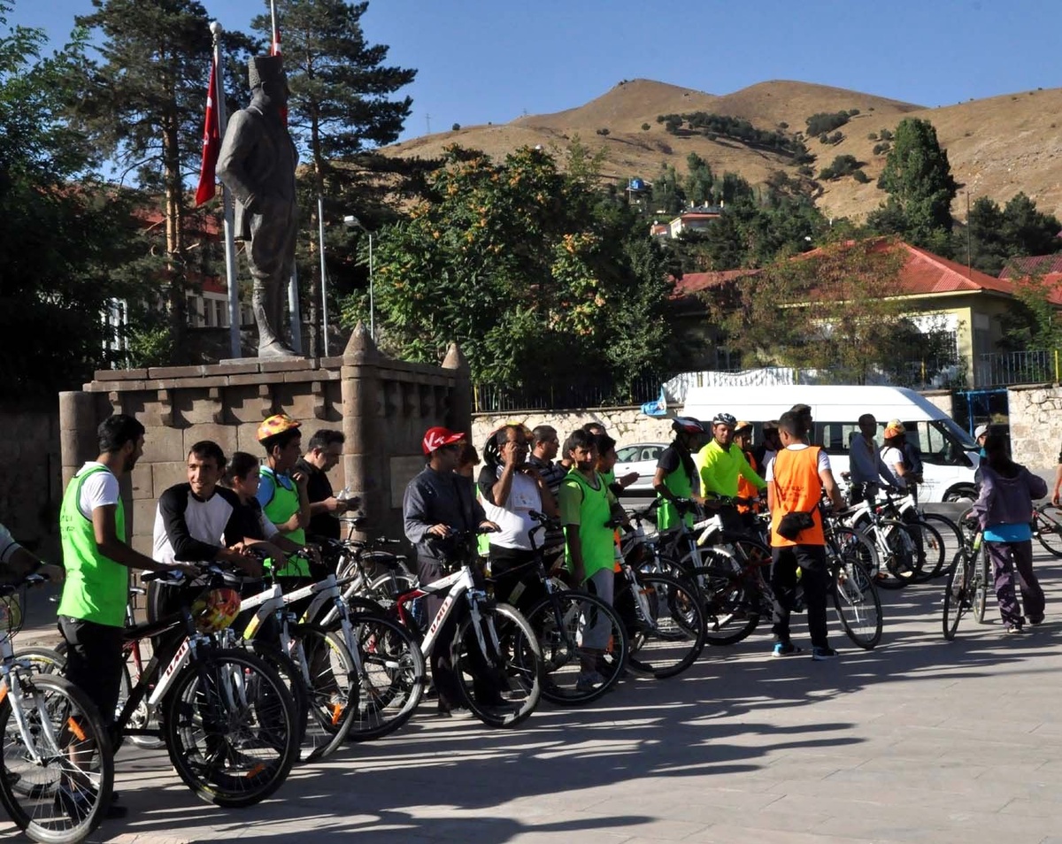 "Pedal Pedal Van Gölü" Bisiklet Turu Tamamlandı