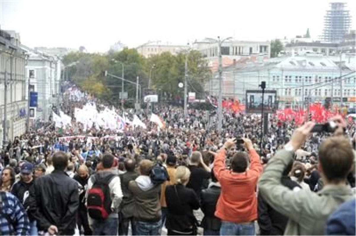 Rusya Muhalefetinden Büyük Protesto Eylemi