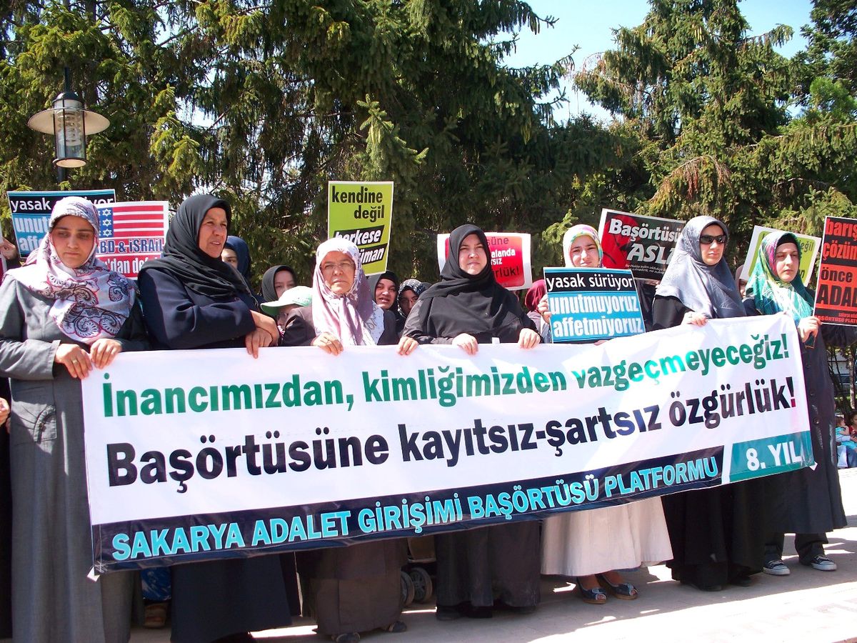 Sakarya\'da Başörtüsü Eylemleri 8. Yılında