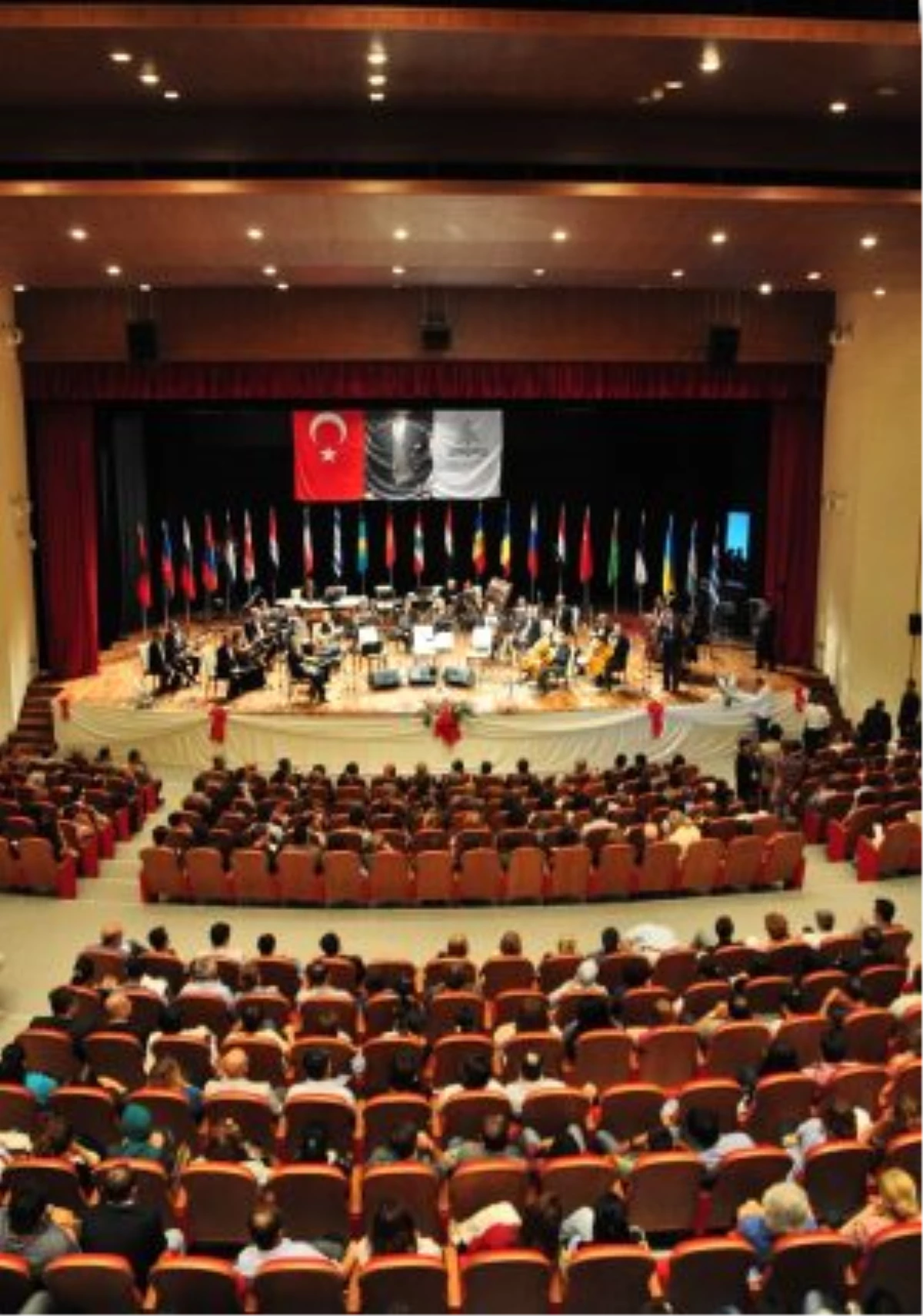 Şef Saim Akçıl Yönetiminde Bir Konser