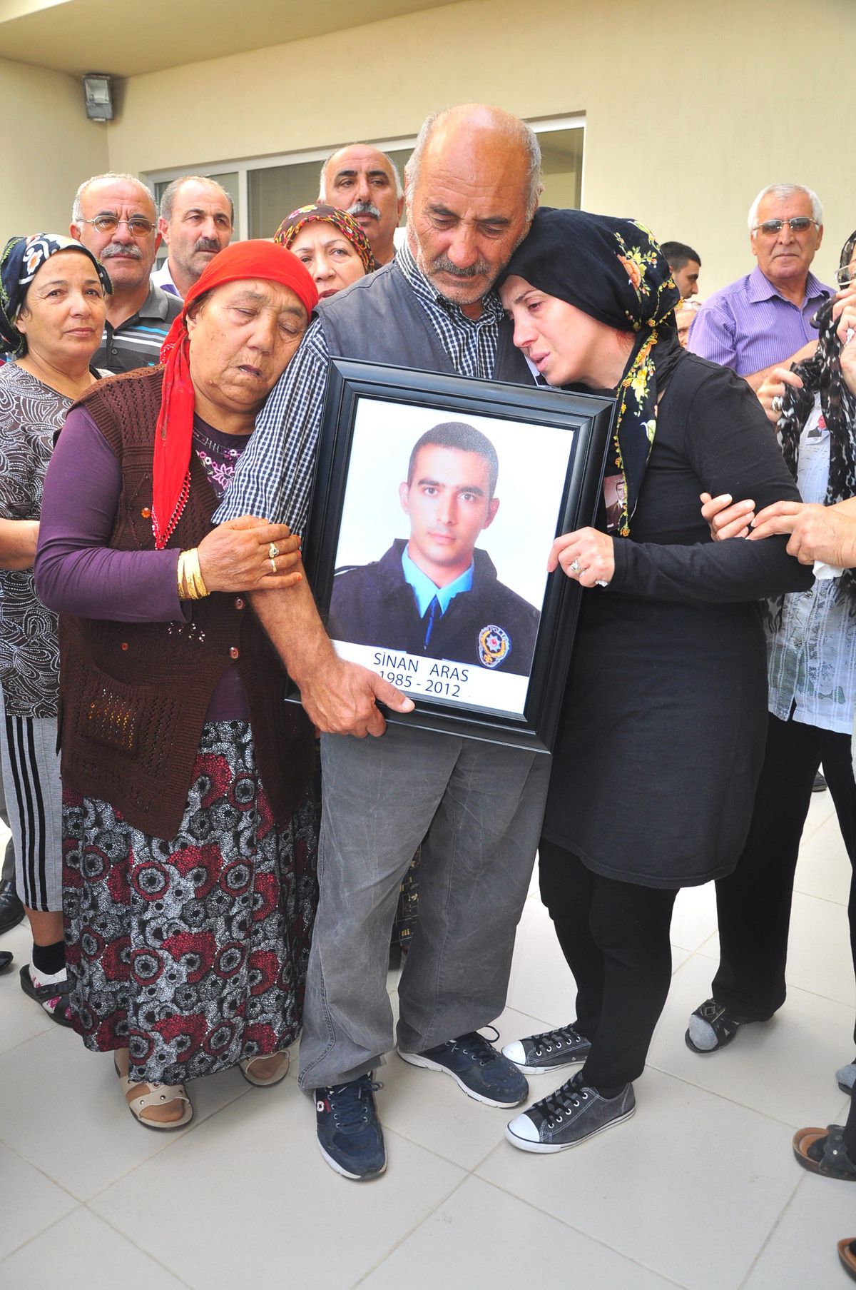 Tafik Kazasında Şehit Olan Polis Toprağa Verildi
