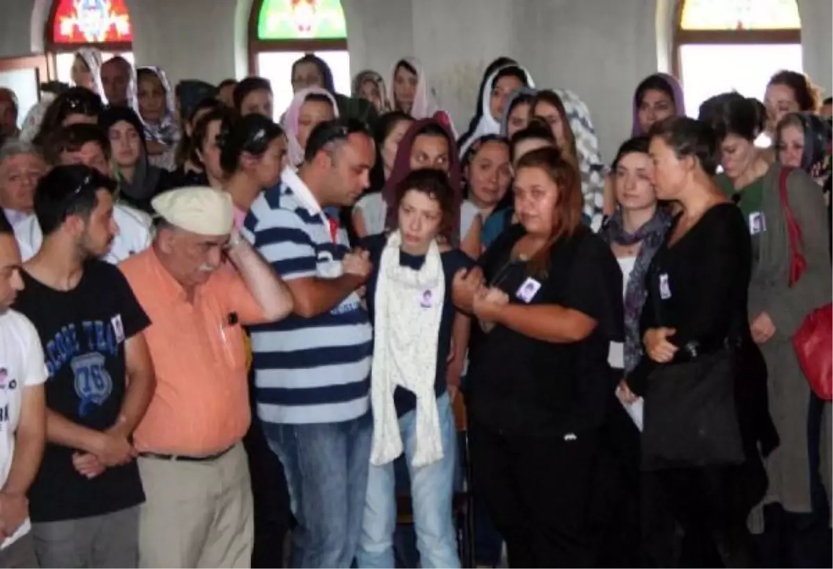 Tiyatro Oyuncusu Deniz Gökçe Kayhan'ın Evlat Acısı