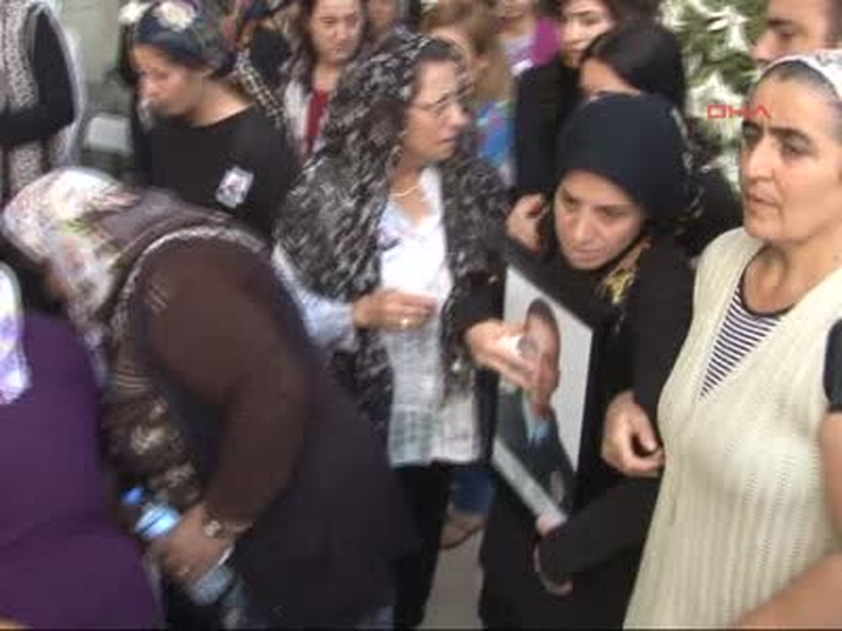 Trafik Kazasında Şehit Olan Polis Toprağa Verildi