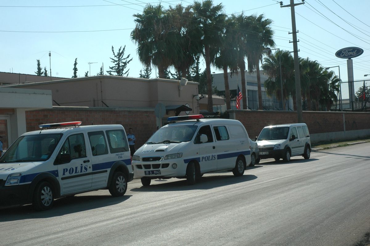 ABD Konsolosluğuna Boyalı Saldırı
