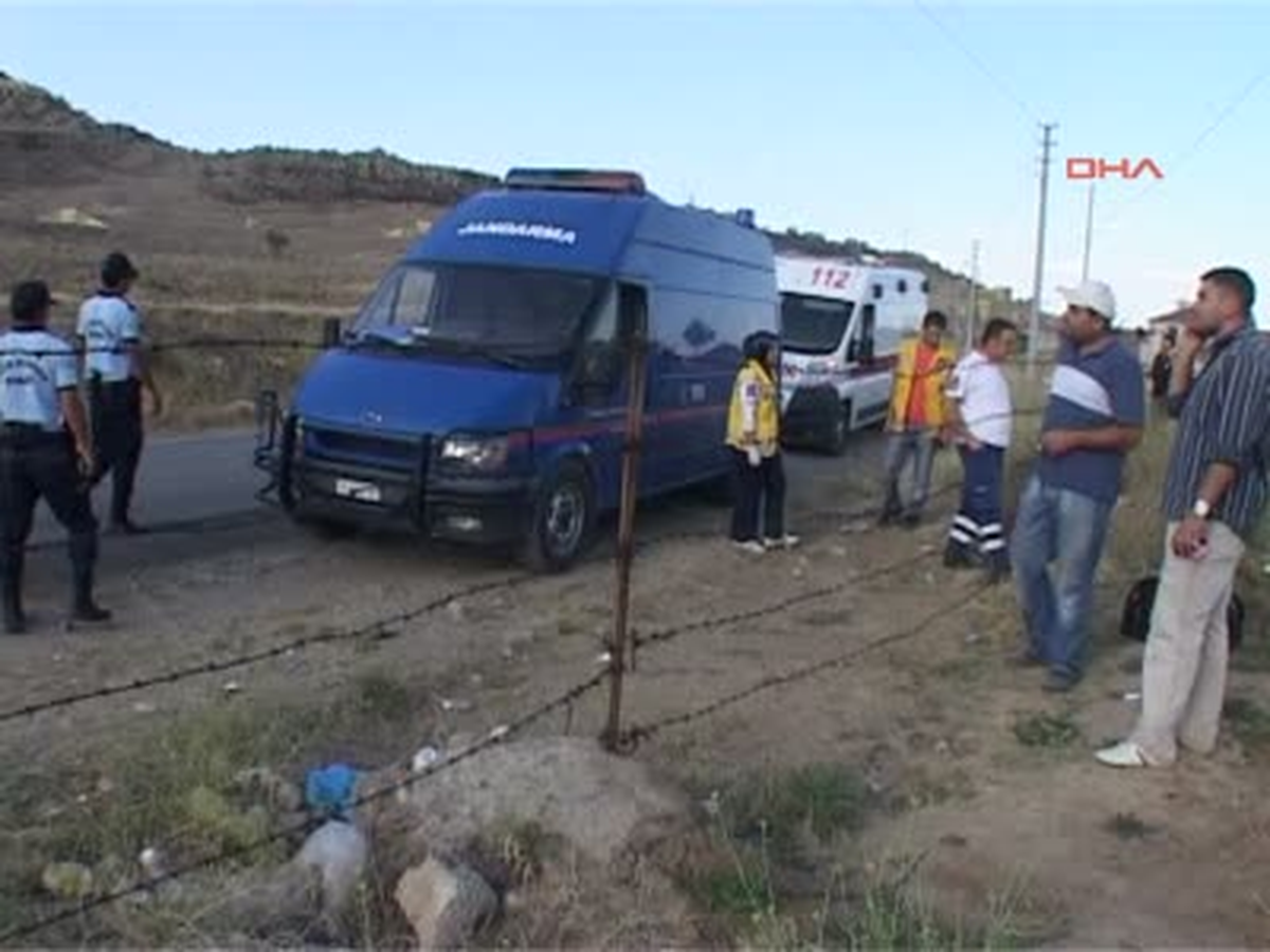 Bahçesinde Fünye Patladı