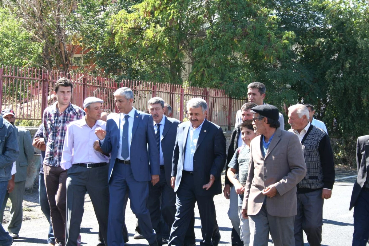 AK Parti Kars Milletvekilleri Susuz\'a Çıkartma Yaptı