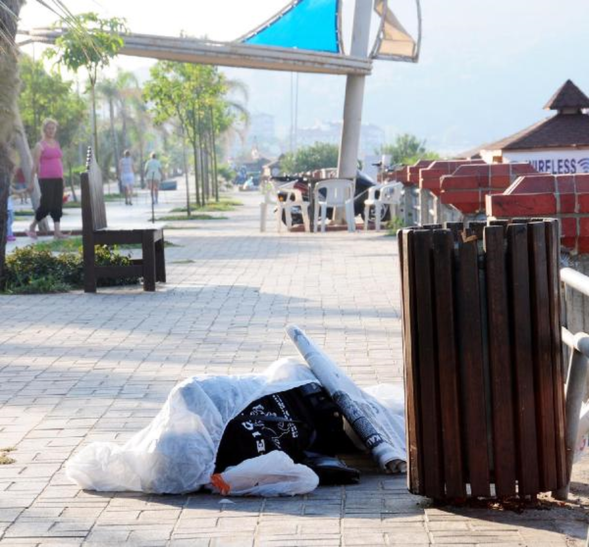 Azeri Turist, Alanya\'da Kaldırımda Ölü Bulundu